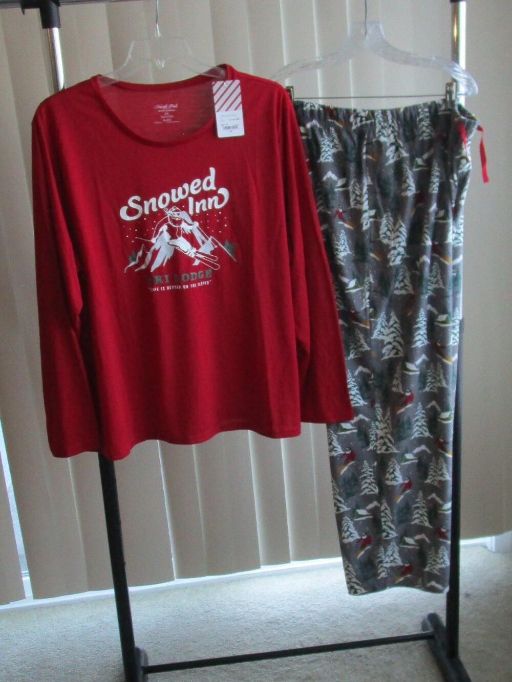 North Pole Trading Co Pajamas woman 2X - Christmas Ski Lodge red/gray